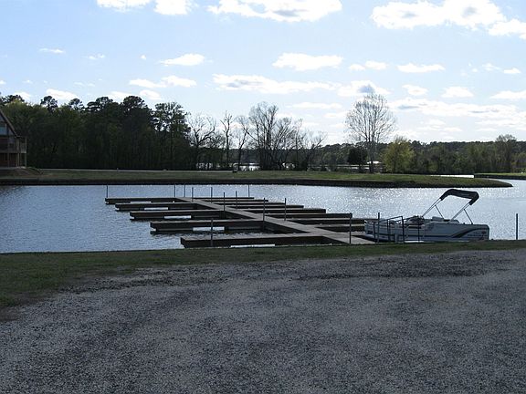 3rd image of 34 Hunters Creek Dr