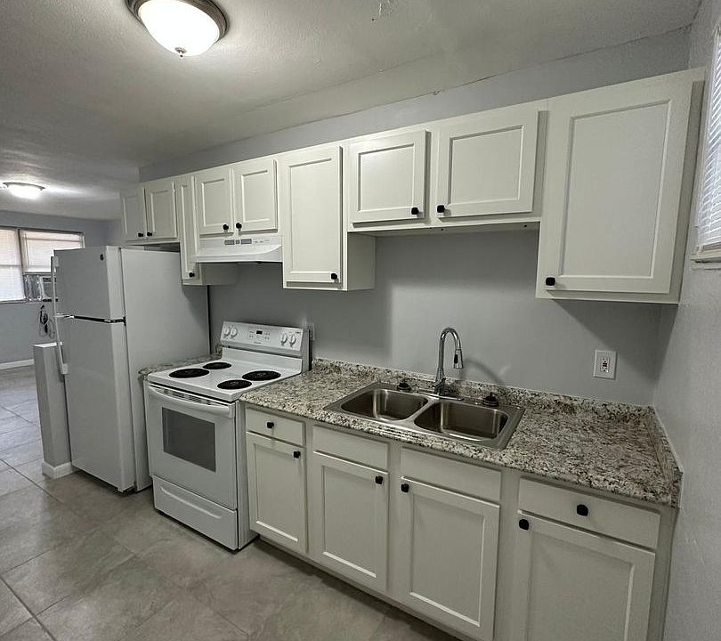 1st image of 1230 W 3rd St APT 1