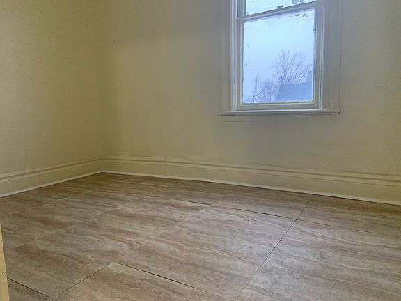 3rd image of 2068 Bailey Ave Unit 2