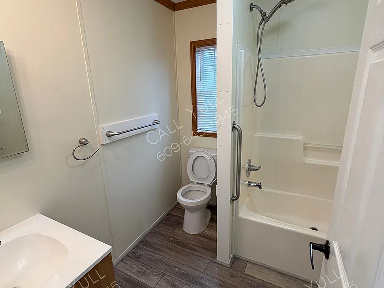 506 Franks Dr — Photo 5