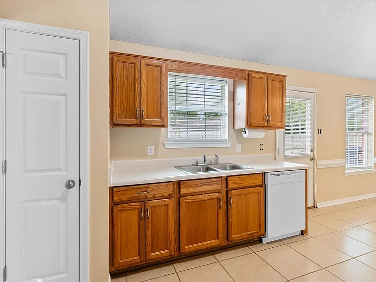 7669 Willard Ct — Photo 5
