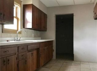 611 W 6th St, Elk City, OK 73644