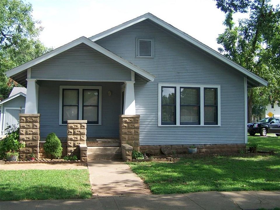 1st image of 504 E Charles Ave