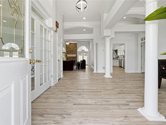 4th image of 2860 Chardonnay Ln