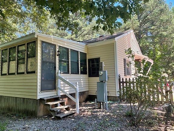 3rd image of 709 Millstone Ln