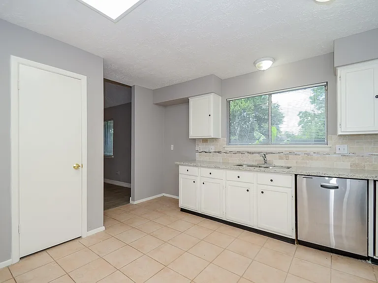 8319 Bird Run Dr — Photo 8