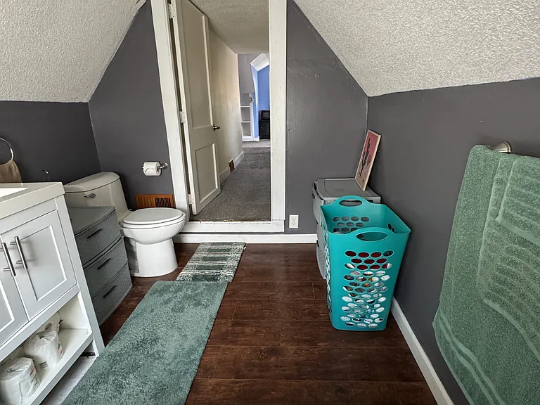 557 Emerson Dr — Photo 11