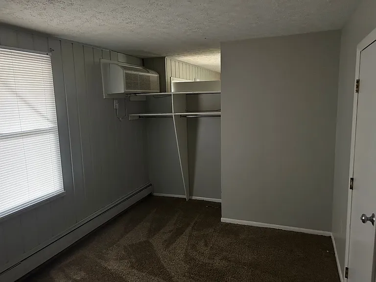40 McMillen Ave — Photo 9