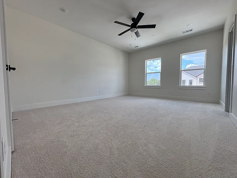4444 Fatima Dr — Photo 15