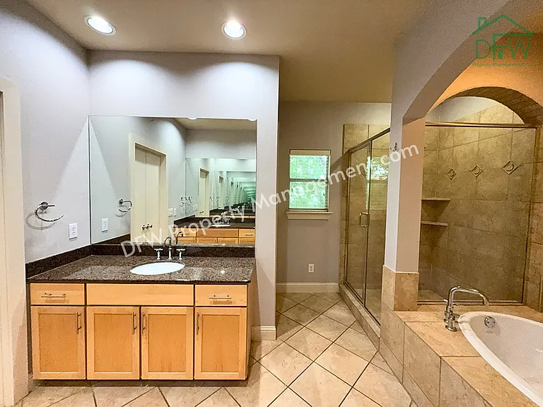 4317 Cedar Springs Rd #E — Photo 16