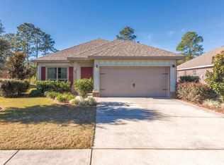 191 Dickens Dr, Freeport, FL 32439