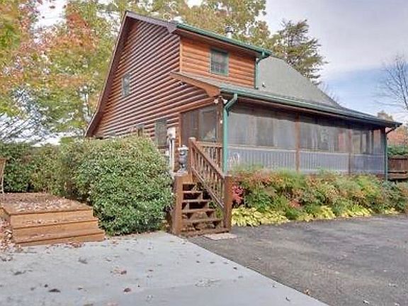 3rd image of 5 W Hidden Valley Lakes Dr