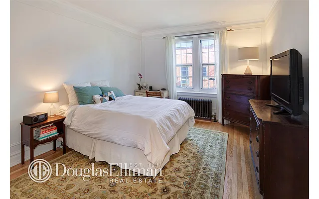 Sold by Douglas Elliman | media 6