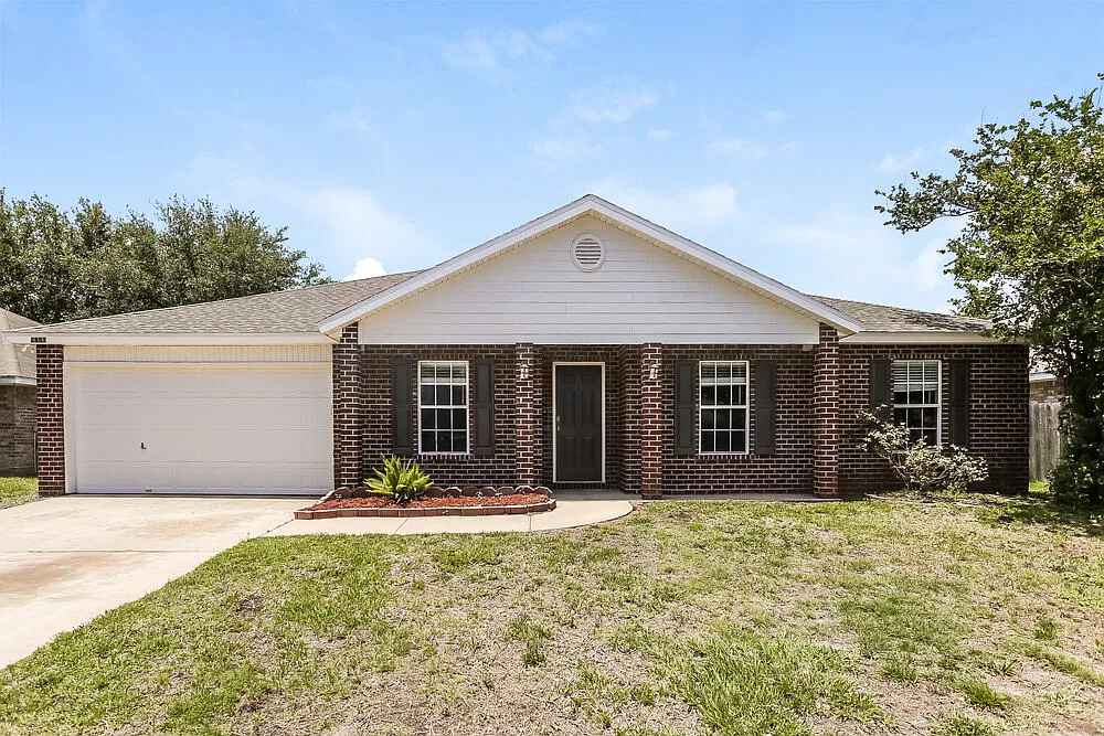 4 bed, 2.0 bath, 2215 sqft, $3,200 — Photo 1