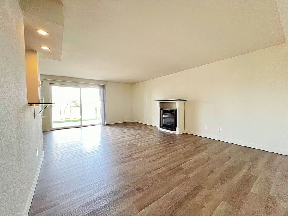 1st image of 701 122nd Ave NE APT 104