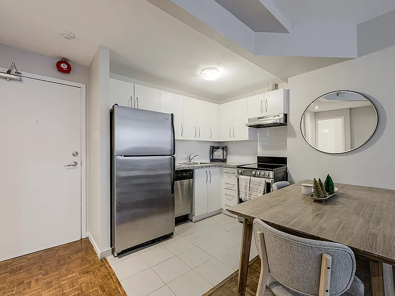 392 Sherbourne St #404 — Photo 1