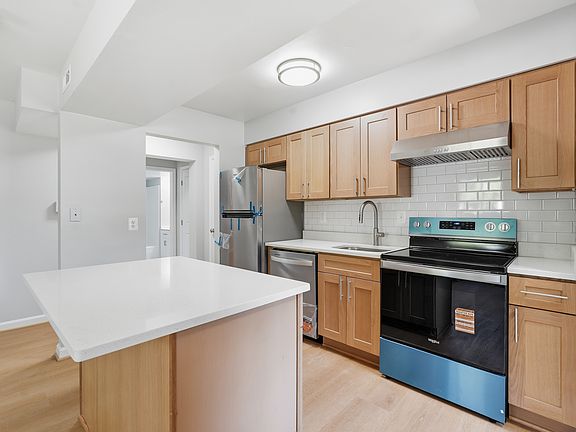 5th image of 4804 Calvert Rd APT 2
