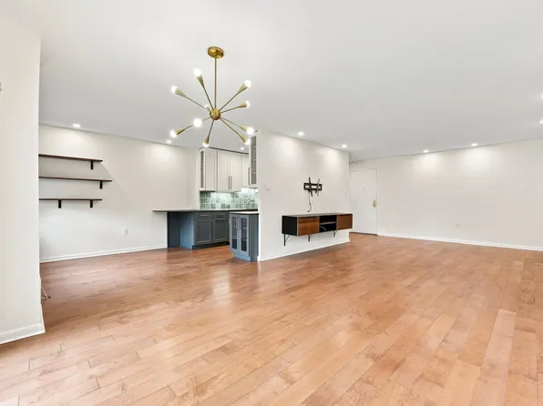 1640 Oakwood Dr APT W305, Penn Valley, PA 19072