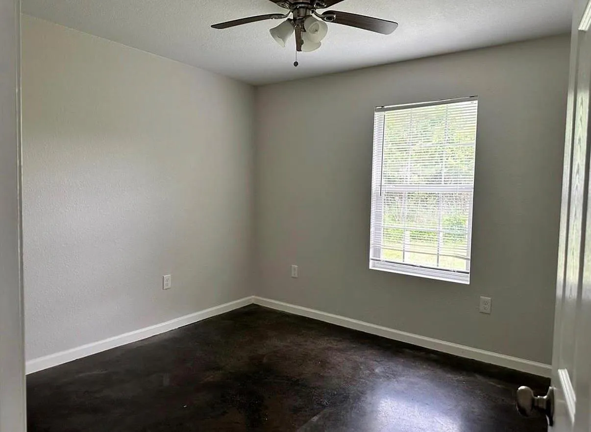 2 bed, 1.0 bath, 768 sqft, $1,150 — Photo 2