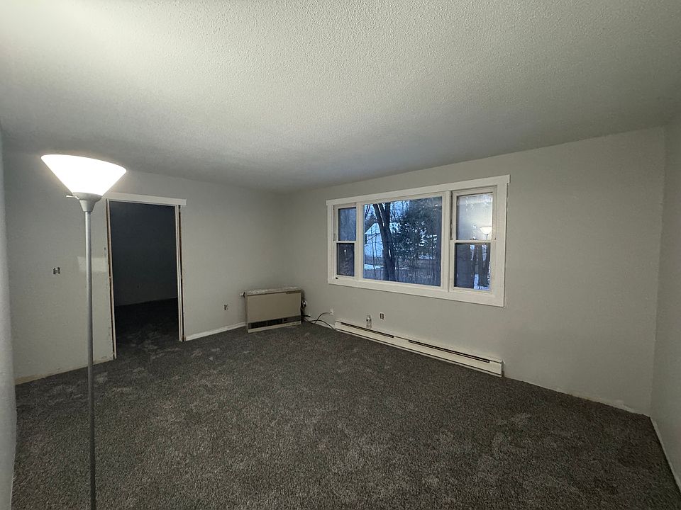 2nd image of 78 Sand Hill Rd Unit 28
