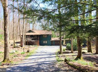 136 Bobolink Dr, Terra Alta, WV 26764