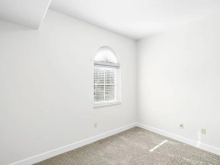 947 W 1010th St N #406 — Photo 9