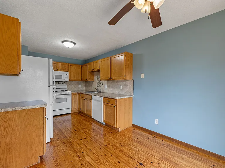 16940 Glencoe Ave #1 — Photo 6