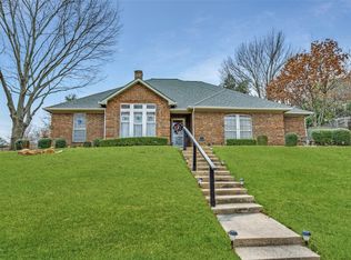 2120 Meadowview Ct, Garland, TX