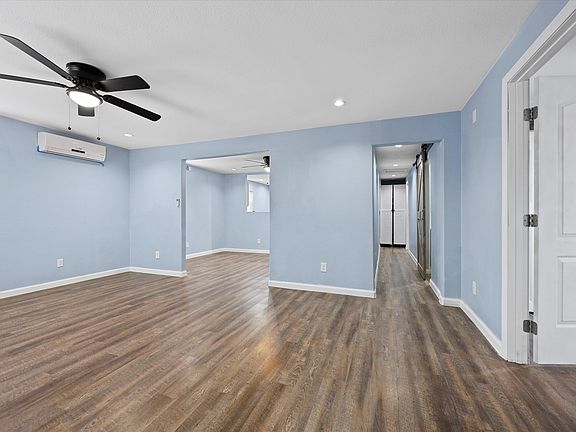 2nd image of 1219 Cunningham Dr