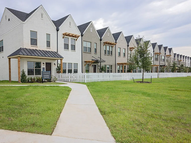 Townhomes at Bluebonnet Trails — Photo 18