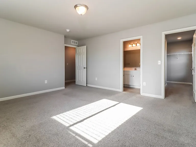 2142 Farm Valley Dr — Photo 16