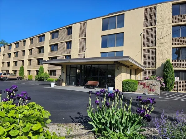 175 Hoffman Ave APT 106, Cranston, RI 02920