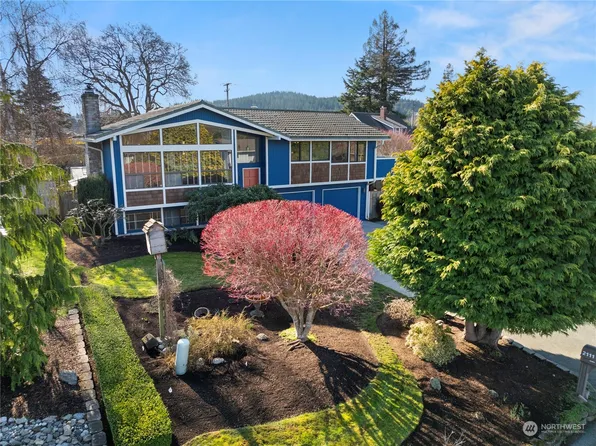 2111 11th Street, Anacortes, WA 98221