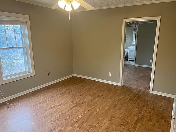 3rd image of 1412 Armstrong Ave #4