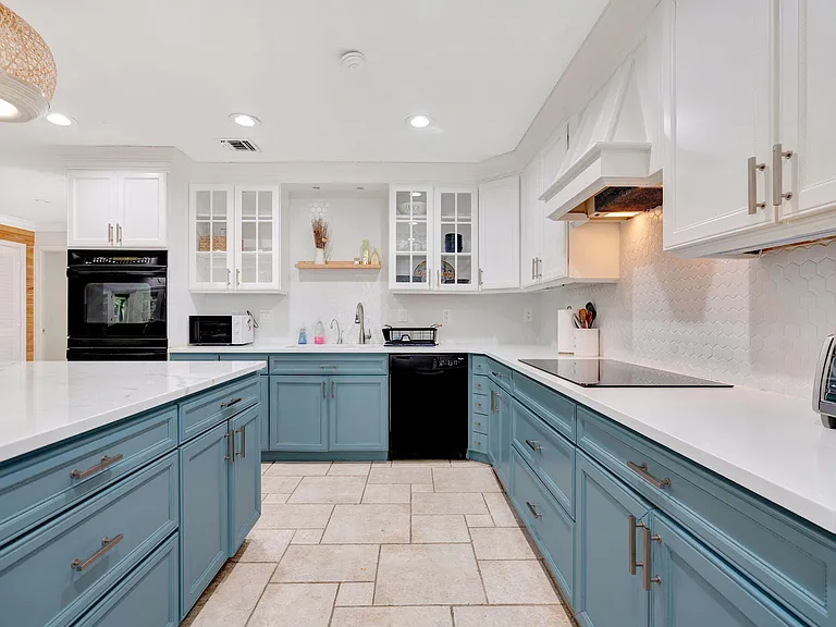 2436 Holly Ln NE — Photo 16
