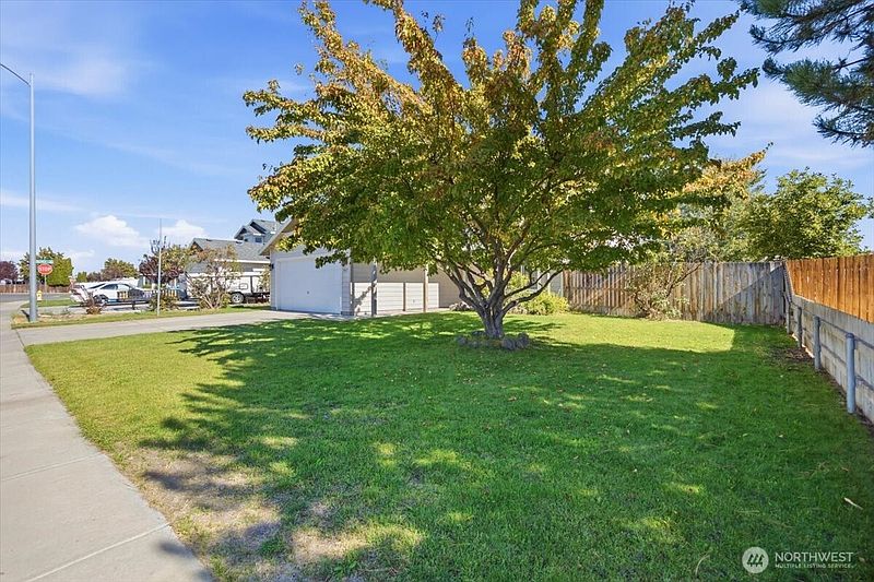 3rd image of 4617 Muris Lane