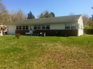 34 Sturgis Rd, Kendall Park, NJ 08824