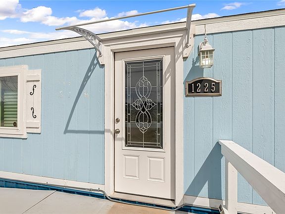 4th image of 1225 S Dragoon Rd