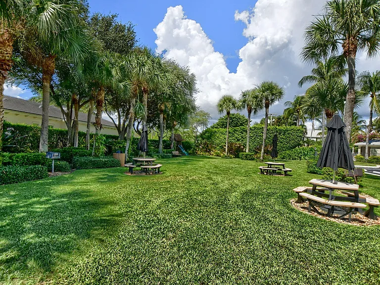 1041 Kokomo Key Ln — Photo 37