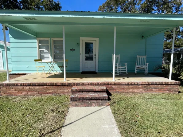105 NE Railroad Ave, Lyons, GA 30436