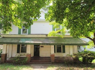 211 W Maryland Ave, Crewe, VA 23930