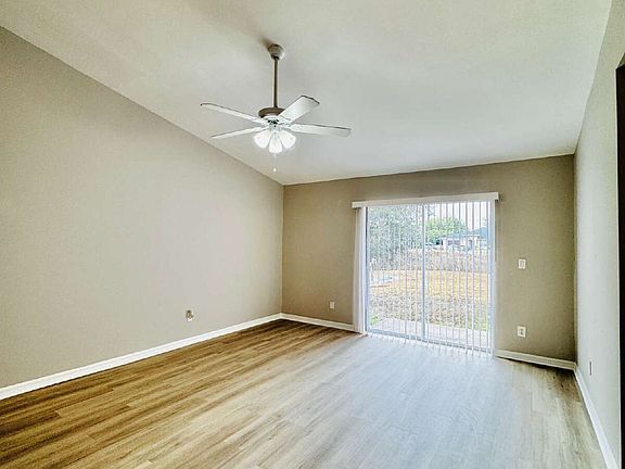 3rd image of 720 Gordon Ave S