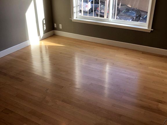 5th image of 1142 Green St #1146