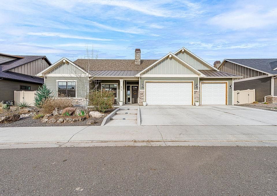 1st image of 819 Red Apple Rd