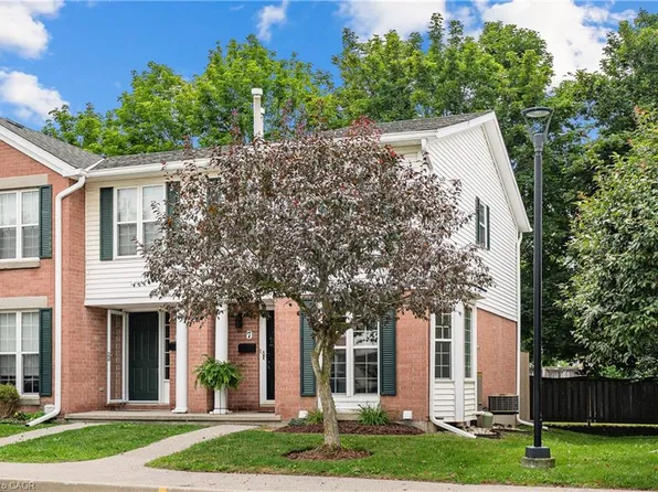 465 Woolwich St N #7, Waterloo, ON N2K 3S4