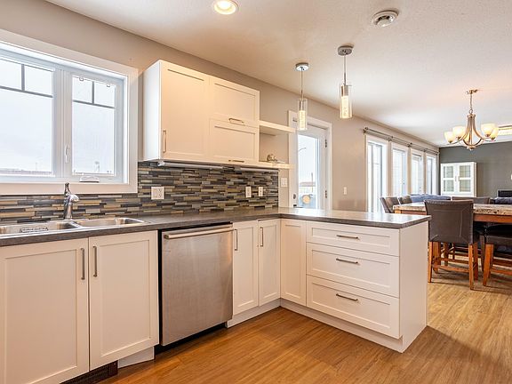 4th image of 104 Houle Dr