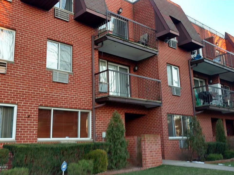 1st image of 8524 Dumont Ave #9C