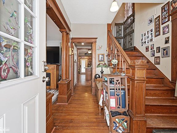 4th image of 604 Walnut St