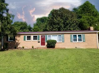 809 S Caldwell Ave, Newton, NC 28658