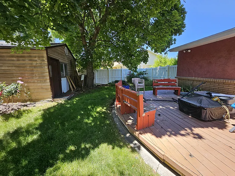 1230 E Manor Cir — Photo 18